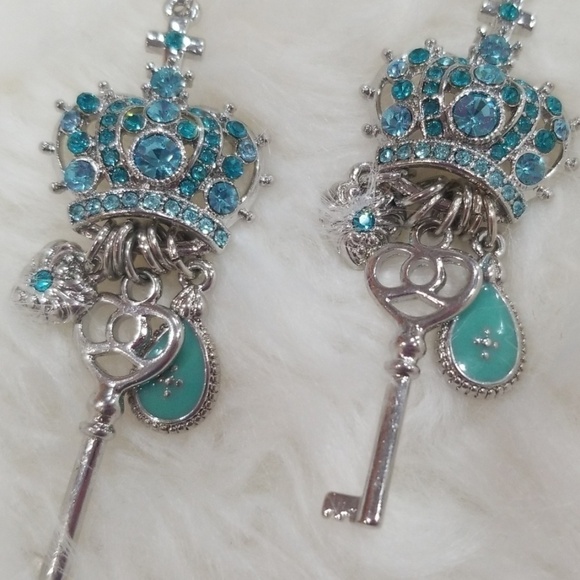 Fit for a Princess Earrings - Picture 3 of 4